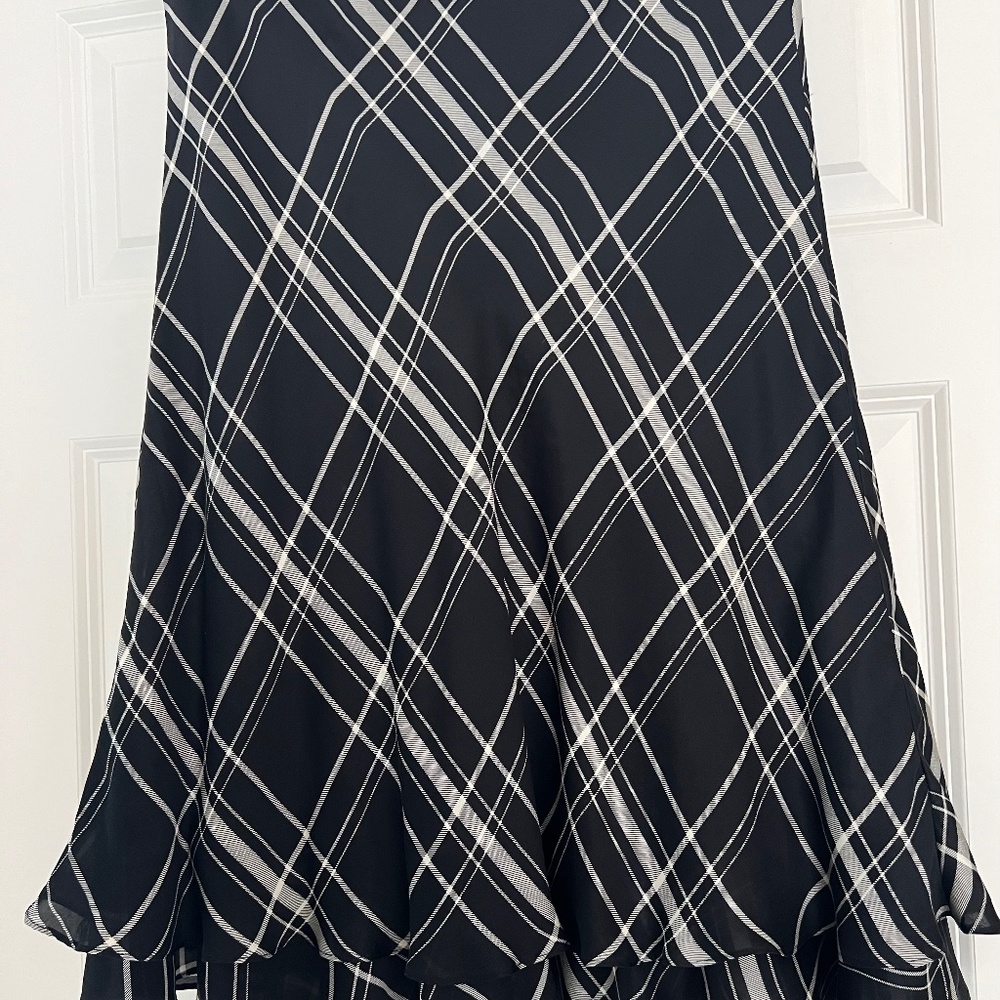 Lauren Ralph Lauren Black/White Ruffled Plaid Skirt, size small